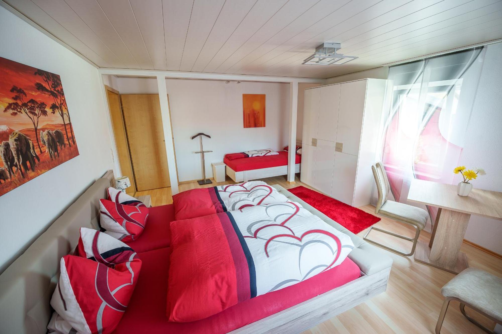 Wilhelm Appartements 100Qm Im Zentrum Brackenheim Naehe Tripsdrill Exteriör bild